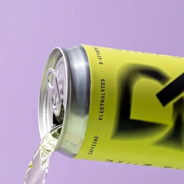 Detail: Electric Lime wird eingeschenkt